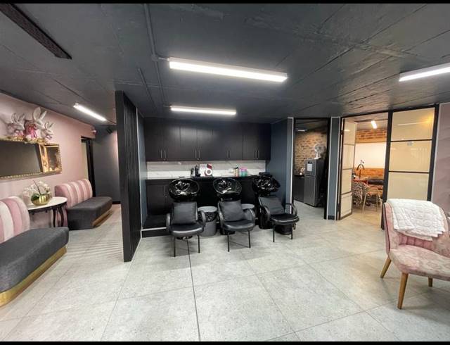 BUSINESS PROPERTY TO RENT IN ZWARTKOP